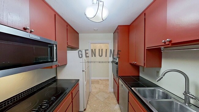 Foto del edificio - Second Floor Condo in Rossmoor Park Commun...