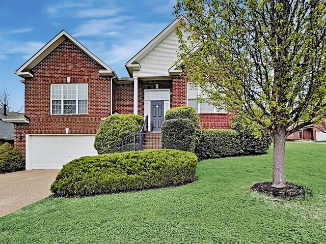 Foto principal - 100 Autumn Oaks Court