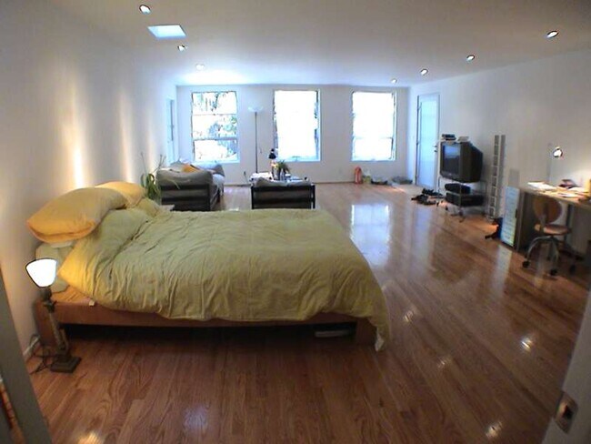 Ejemplo proporcionado - 8245 Kirkwood Dr