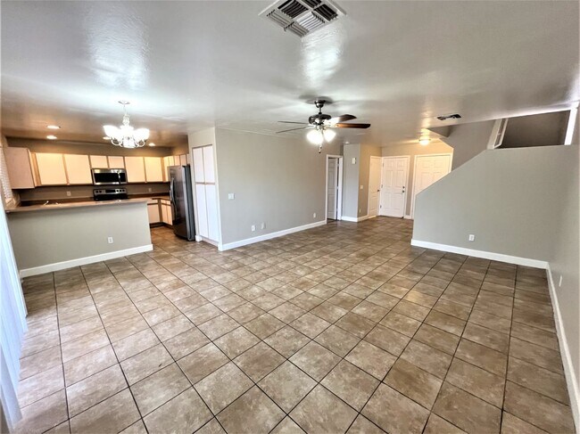 Foto del edificio - 12245 W Flores Dr