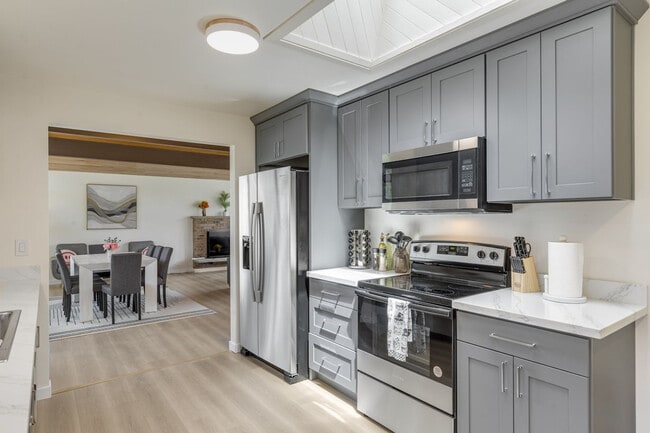 Building Photo - 12527 SE 52nd St