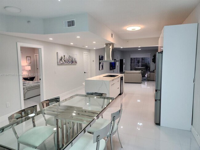 Foto del edificio - 10730 NW 66th St