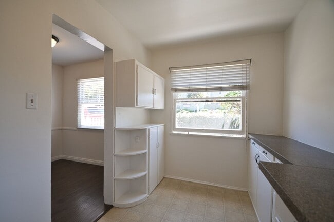 Building Photo - t1803R