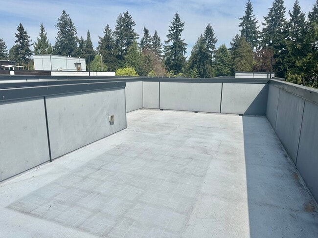 Foto del edificio - Modern 3-bed, 2.5-bath Townhome in Wedgwood.