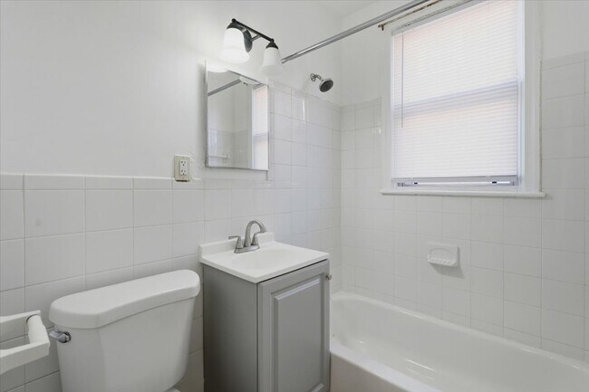 Foto del edificio - 4223 Eads St NE