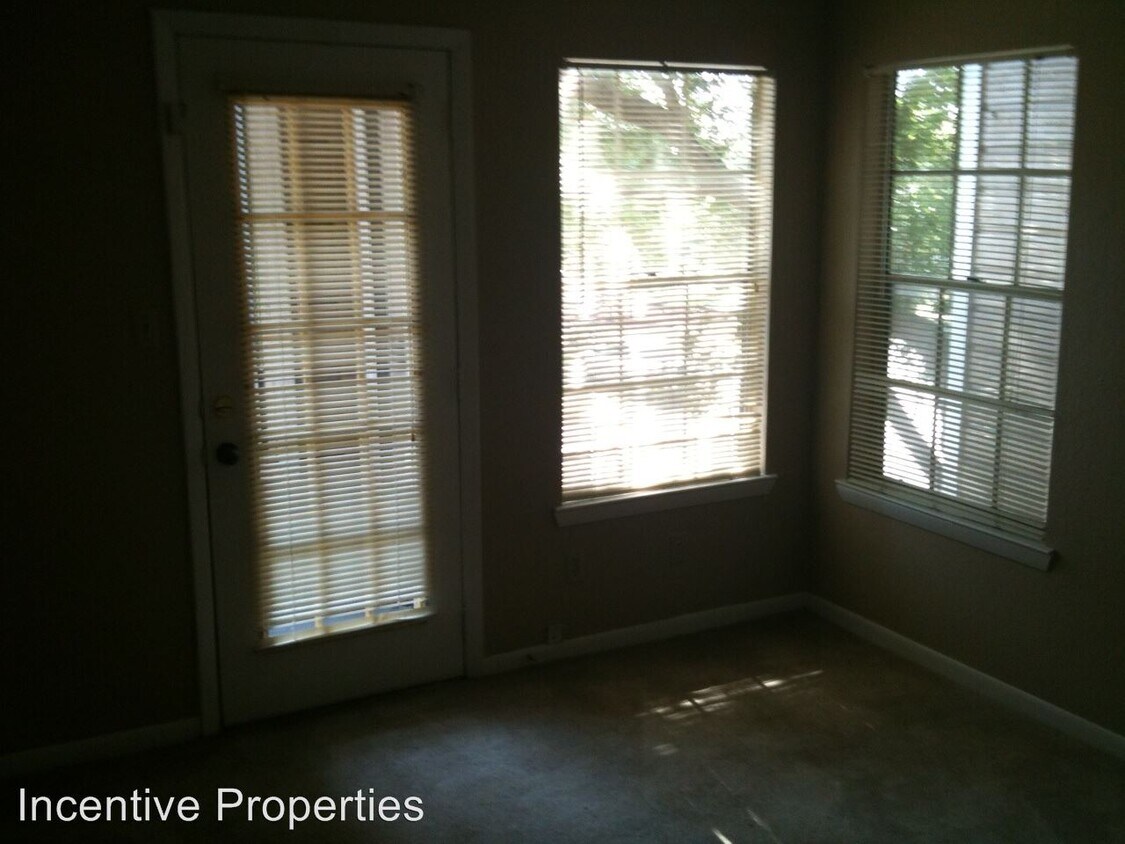 Foto del edificio - 4225 Thornbriar Ln