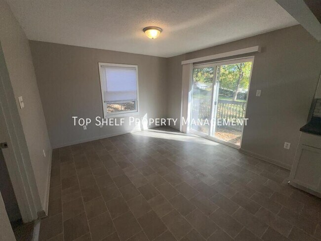 Foto del edificio - 7507 SW 12th St