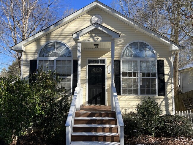 Building Photo - 3615 Hudson Dr