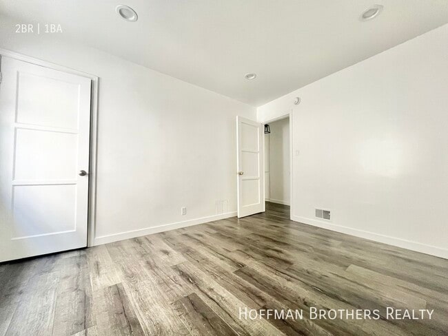 Building Photo - 1835 S Beverly Glen Blvd