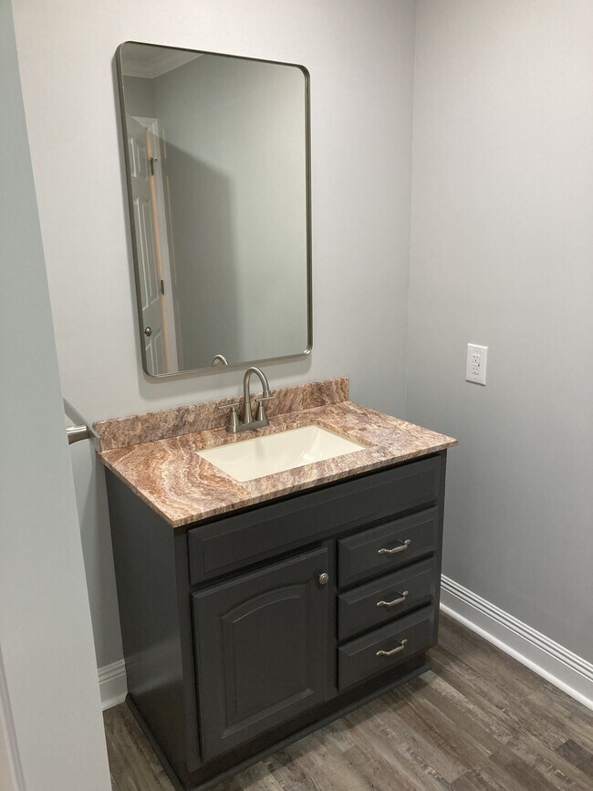 Foto del edificio - 321 Ismael Rd