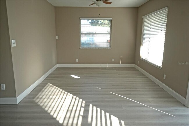 Foto del edificio - 3519 W Price Ave