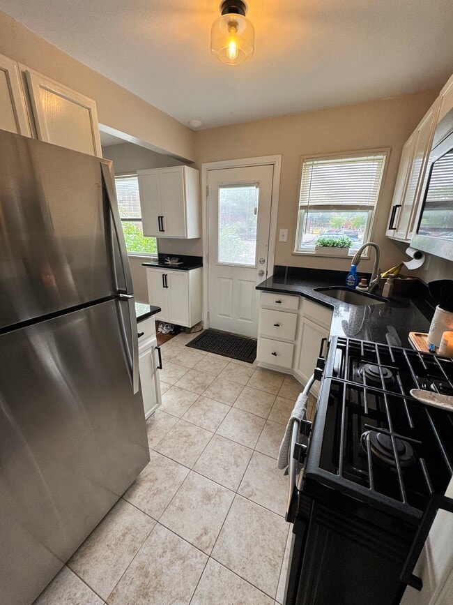 Kitchen 1 - 3324 Coolidge Hwy
