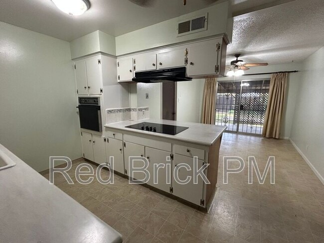 Foto del edificio - 2685 Agnes Way