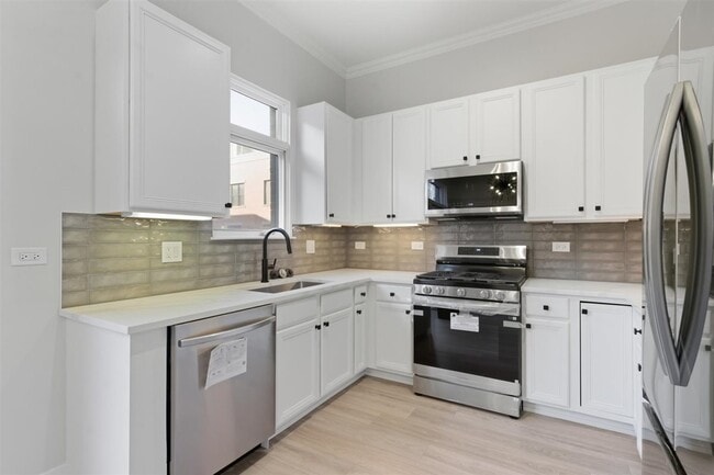 Foto del edificio - 839 W 14th Pl