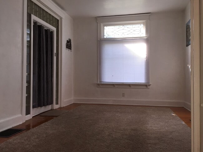 Building Photo - 908 Columbia Ave