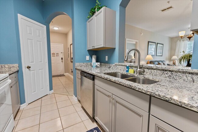 Building Photo - 8107 Coconut Pl