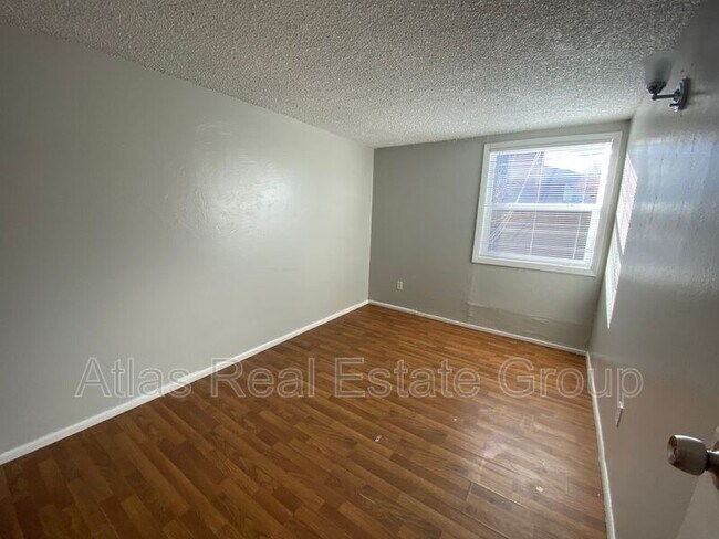 Building Photo - 4224 Loomis Ave