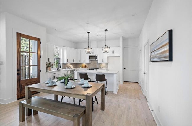 Building Photo - 6404 Highland Pine Ln