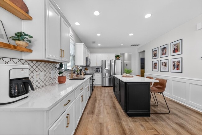 Building Photo - 105 Crossandra Ave