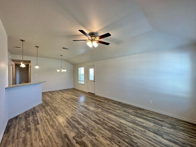 Foto del edificio - 1825 Clovis Dr