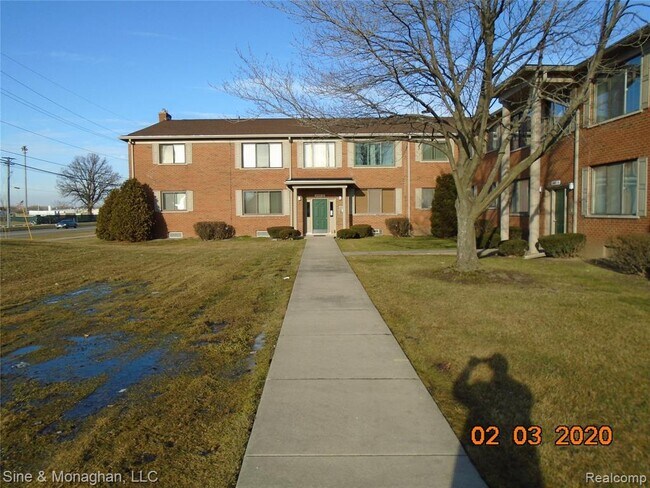 Foto del edificio - 32616 Harper Ave