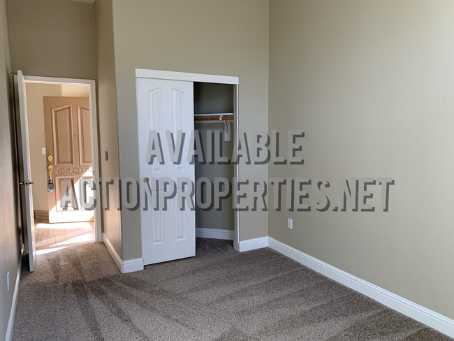 Building Photo - East Roseville Single Story, Gated Front C...