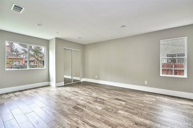 Building Photo - 1323 W 37th Dr
