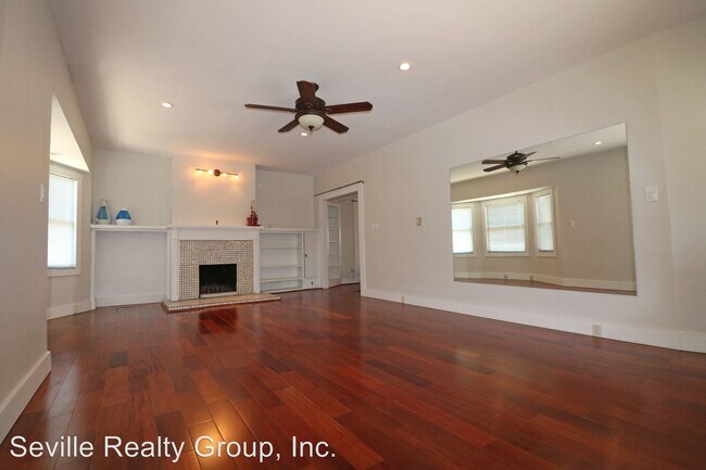 Foto del edificio - 4640-4650 Campus Ave