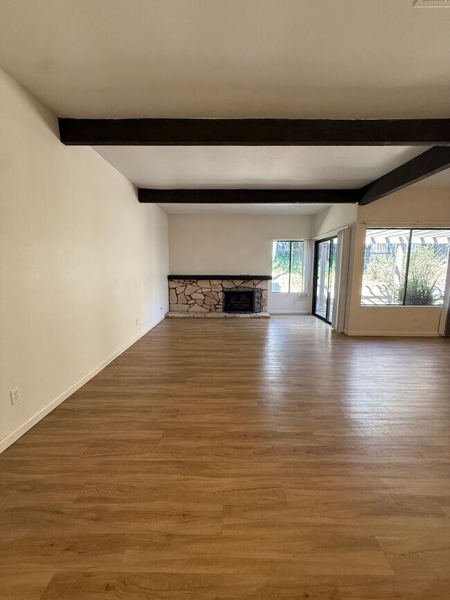 Foto del edificio - Located in Bauer Estates Near The Country ...