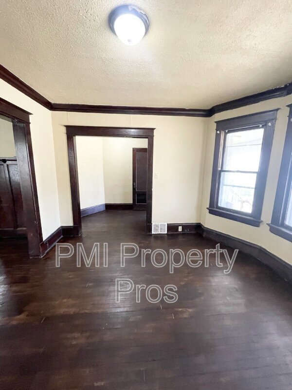 Building Photo - 2851 N 24th Pl