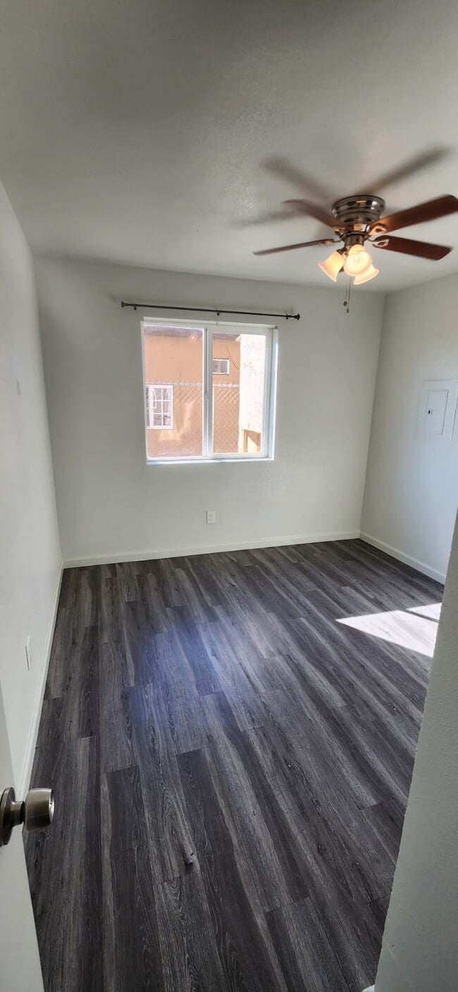 Building Photo - 208 W Hamilton Ave