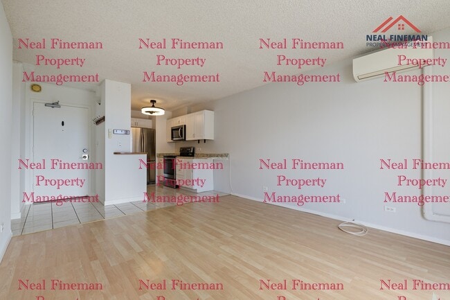 Building Photo - 2 Bed 2 Bath, One parking. Tenant pay all ...