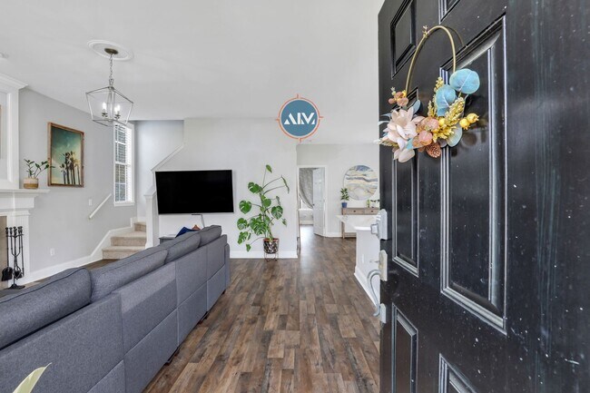 Building Photo - Stunning 3-Bedroom Home in University Park – Move-In Ready!