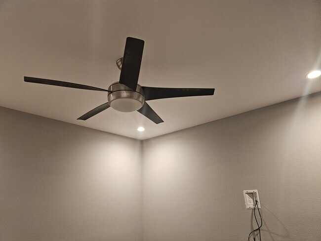 Foto del edificio - 3551 Maine Ave