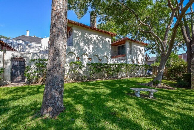 Building Photo - 9703 Briar Forest Dr