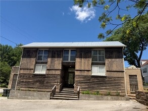 Building Photo - 978 Pollard Ave