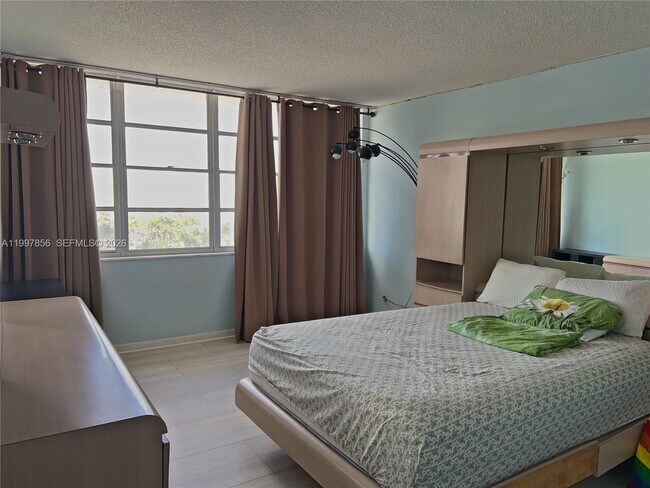 Foto del edificio - 1801 S Ocean Dr