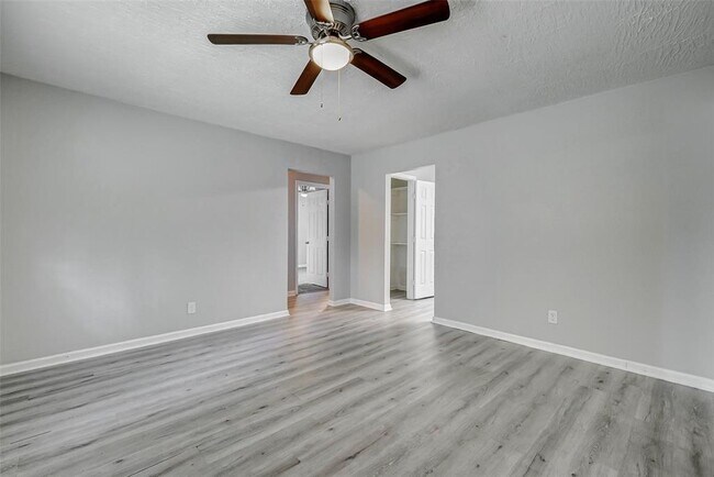 Foto del edificio - 5806 Westover St