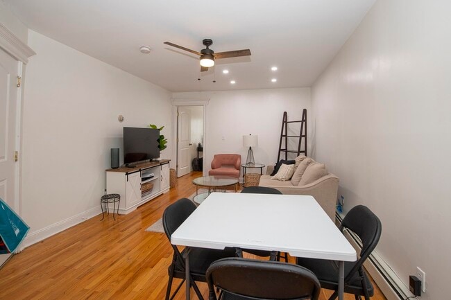 Building Photo - 345 7th St