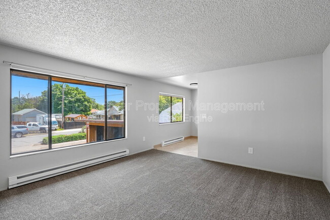 Building Photo - 2628 E Wellesley Ave