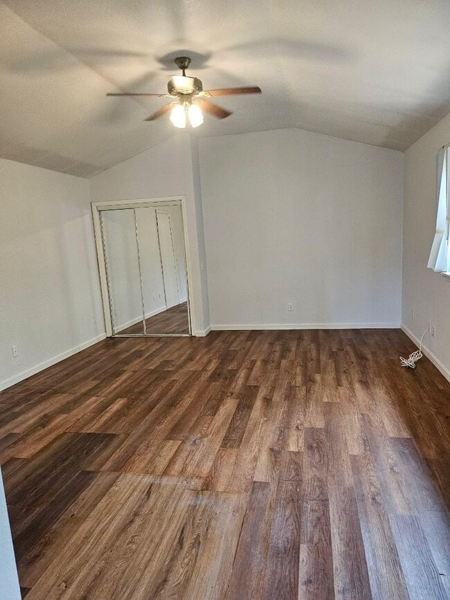 Building Photo - 561 Tiffin Pl