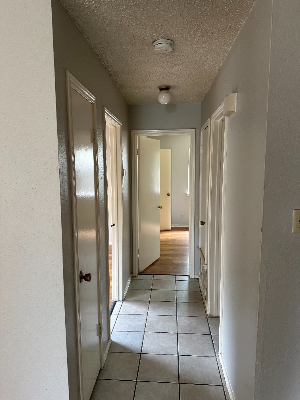 Building Photo - 5514 Lochmoor