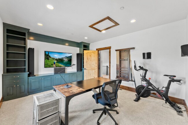 Building Photo - 2052 Saddlehorn Dr