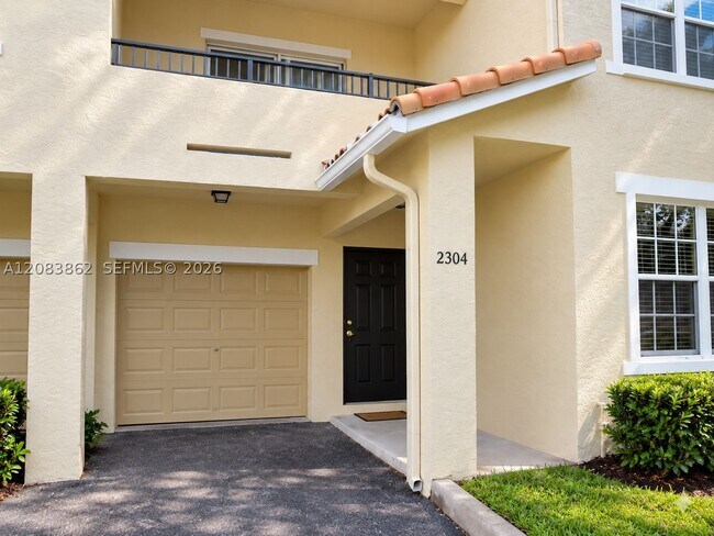 Building Photo - 2304 Belmont Ln