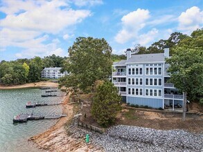Building Photo - 2100 Habersham Marina Rd