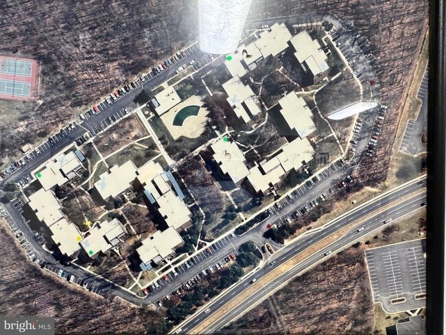Building Photo - 11200 Chestnut Grove Square
