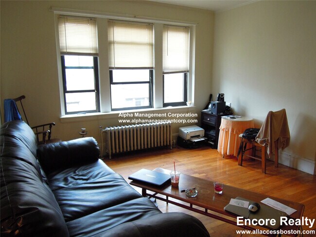 Foto del edificio - 349 Pleasant St