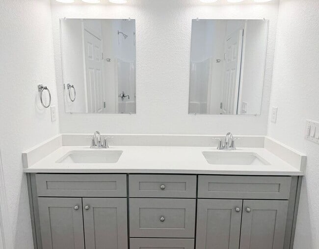 Building Photo - 3316 Hudson Bend