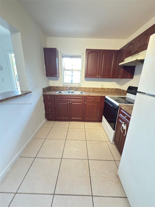 Foto del edificio - 4160 NW 21st St