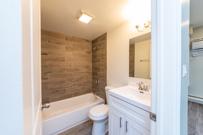 Foto del edificio - 1511 W Albion Ave